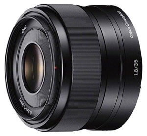 35 мм - наше любимое фокусное расстояние, а объектив Sony SEL35F18 предлагает очень хорошее соотношение цены и качества